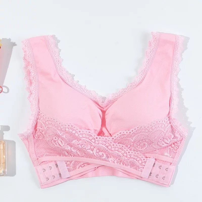 Women's Plus Size Lace Bra - fittedfortheoccasion
