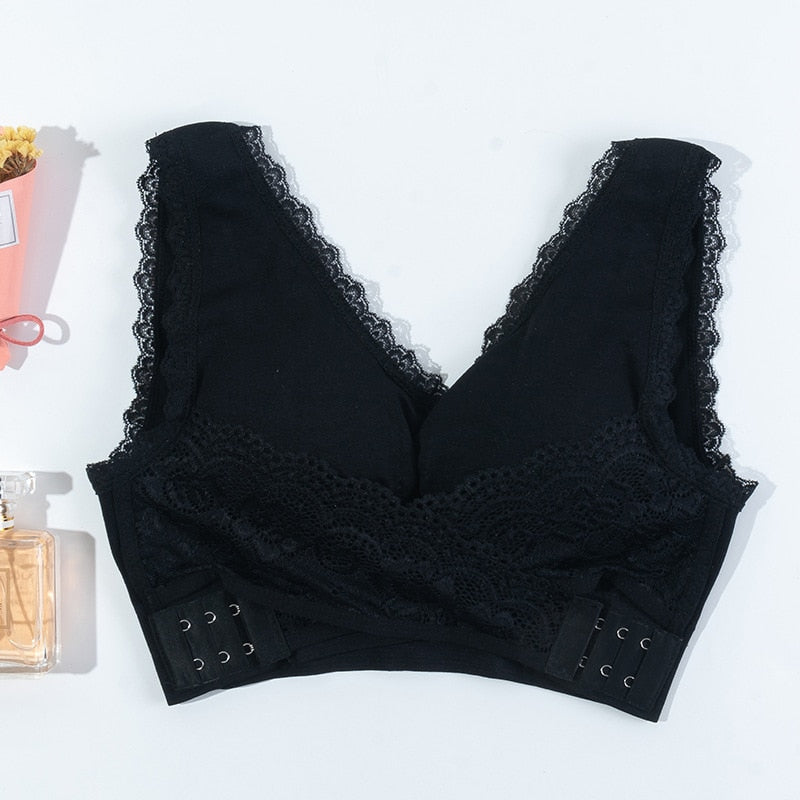 Women's Plus Size Lace Bra - fittedfortheoccasion