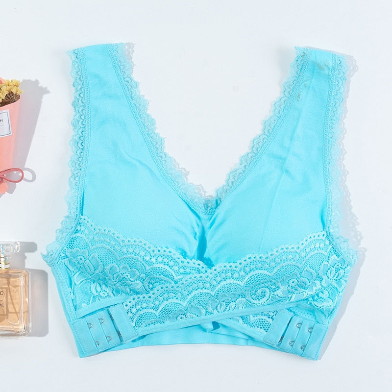 Women's Plus Size Lace Bra - fittedfortheoccasion