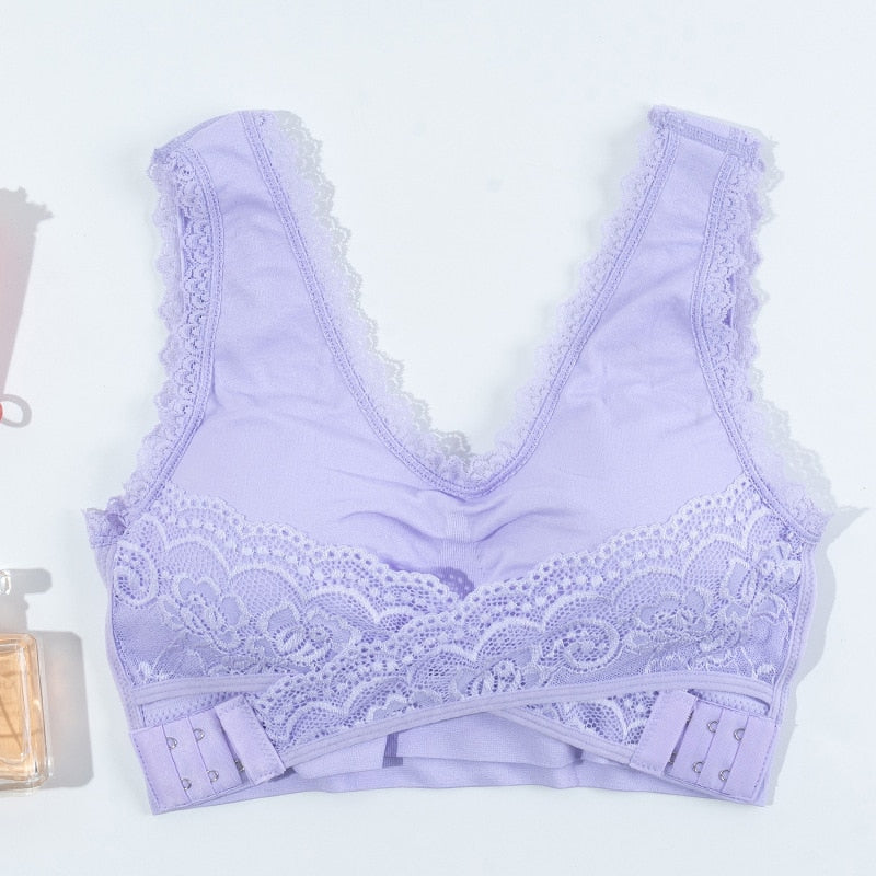 Women's Plus Size Lace Bra - fittedfortheoccasion